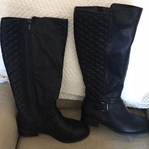 Black boots zip up wide calf with quilted pattern